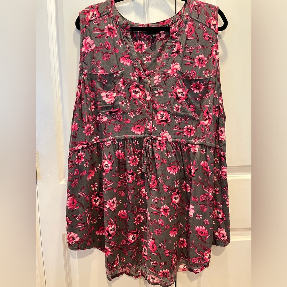 Torrid 3x sleeveless Babydoll shirt. Great condition.